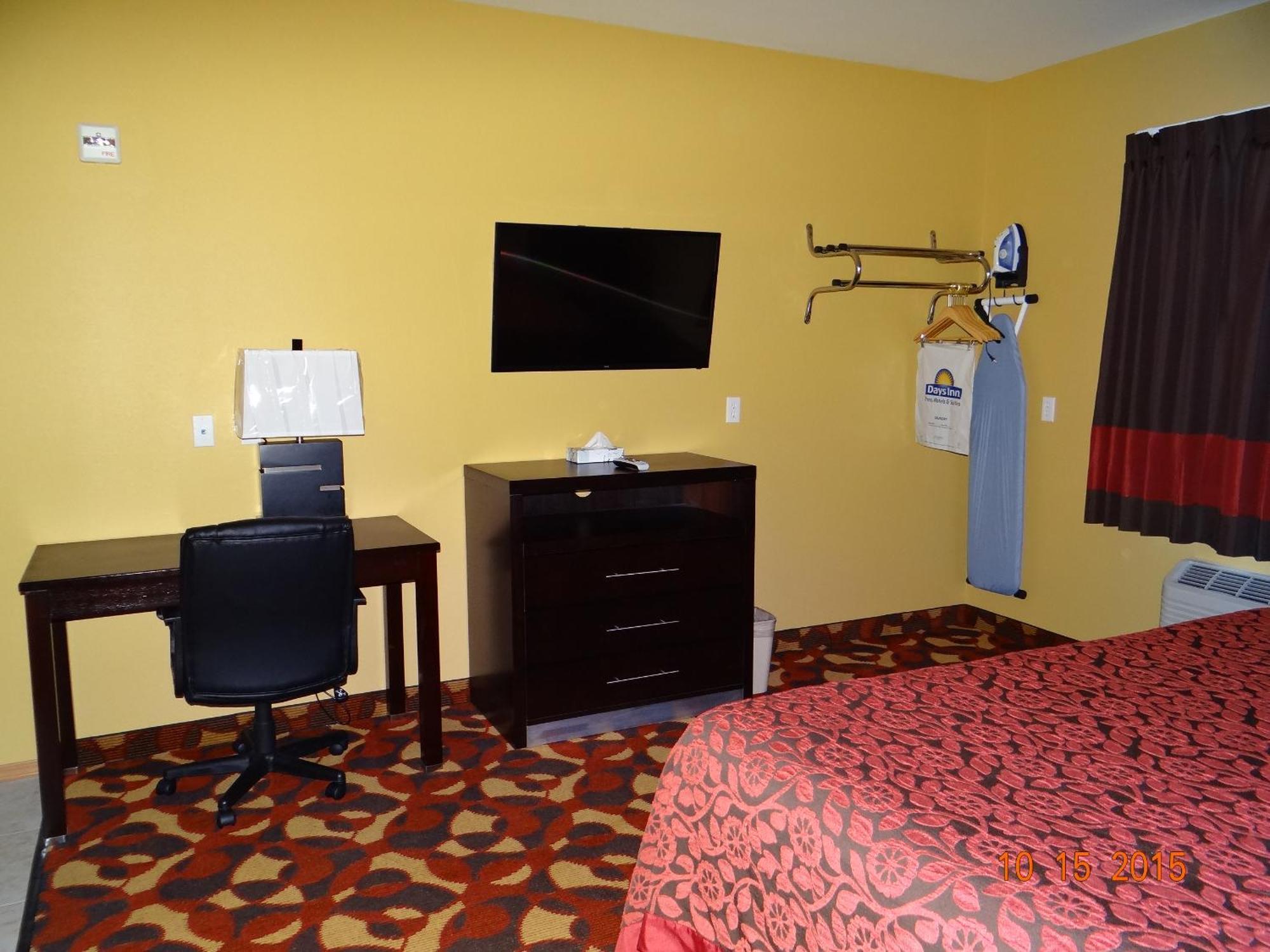 Days Inn & Suites by Wyndham El Dorado Habitación foto