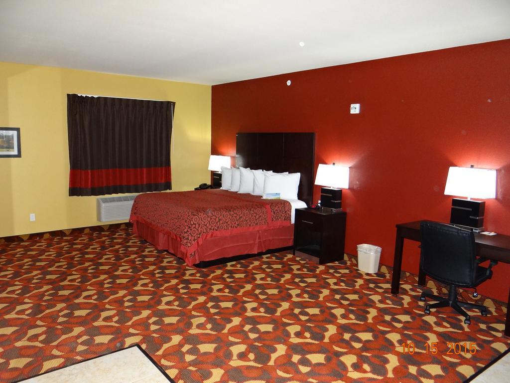 Days Inn & Suites by Wyndham El Dorado Habitación foto